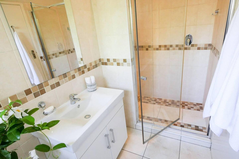 Bathroom 3, Holiday Rental Home in Victoria Falls, Hwange