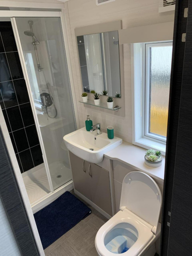 Bathroom 4, Lola Lodge - Luxury Hot Tub Retreat, Northumberland