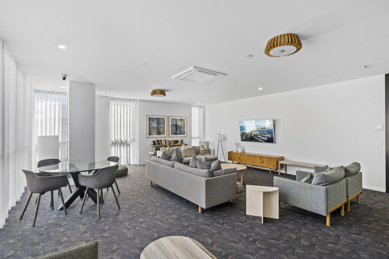 Others 5, Opus - GCLR, Gold Coast