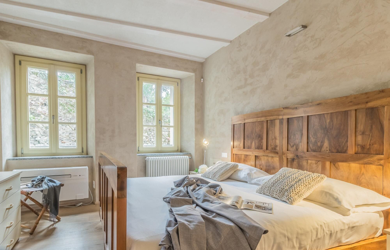 Bedroom 5, Del Duca Apartment in Varenna, Lecco