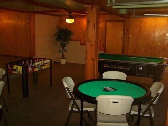 Food & Drinks 5, Golden Bear Cottages, San Bernardino