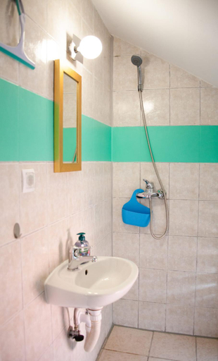 Bathroom 2, Amber in the centar, Kaštela