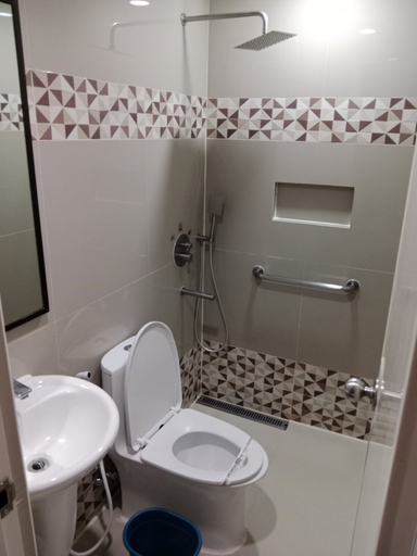 Bathroom 3, Hotel Sogo Mindanao Ave., Quezon City