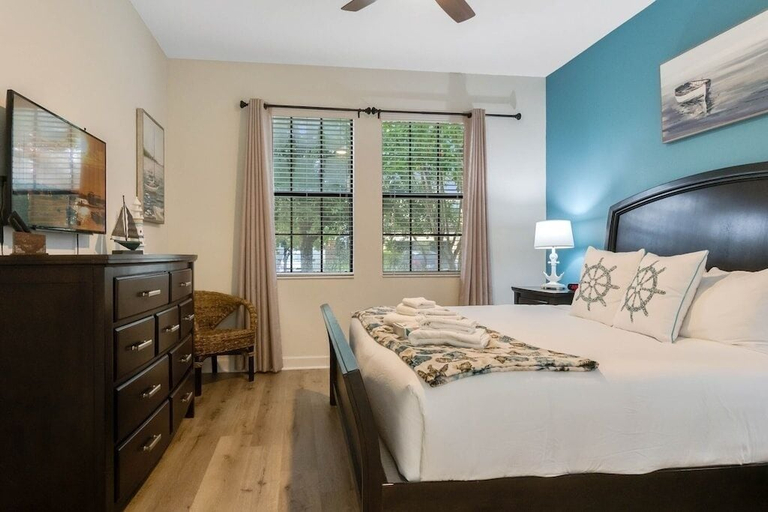 Bedroom 2, 6 Beautiful Bedrooms 6 Baths Pool & Spa 6 Home by RedAwning, Osceola