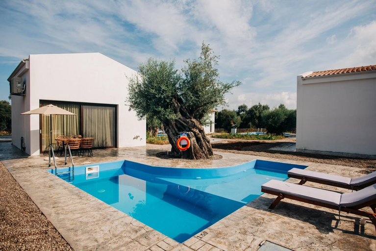 Others 5, Villa di Vino, Ionian Islands