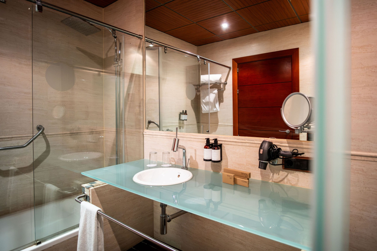 Bathroom 4, Hotel Monasterio de Boltana & SPA, Huesca