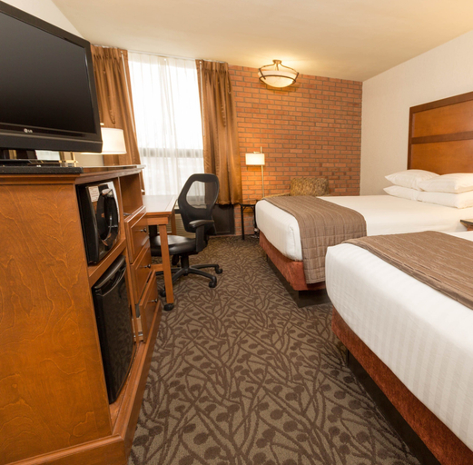 Bedroom 2, Drury Inn & Suites Frankenmuth, Saginaw