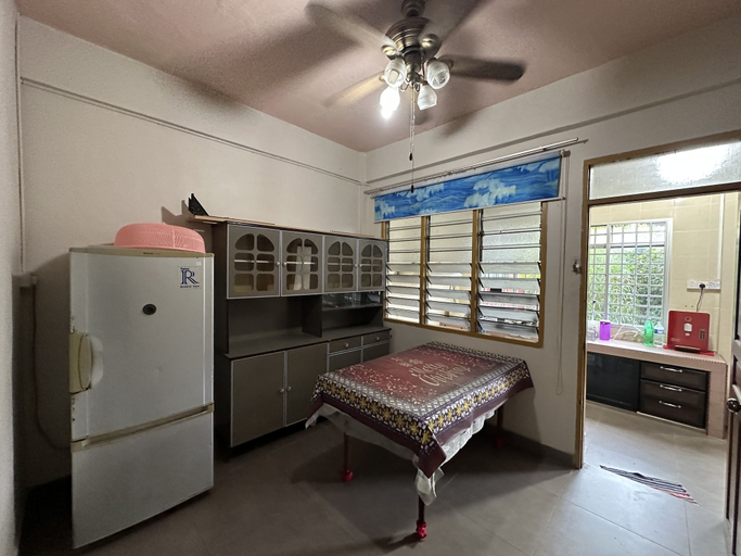 Others 4, Hm airbnb, Sibu