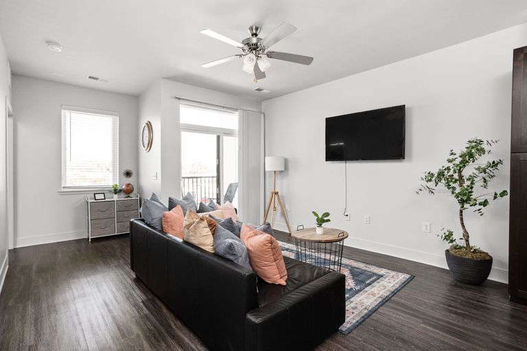 Others 5, CozySuites at Notch, Marion