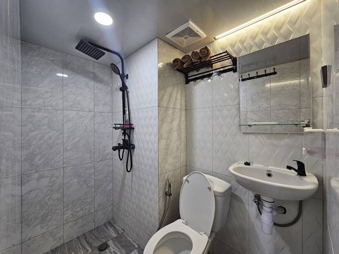 Bathroom 4