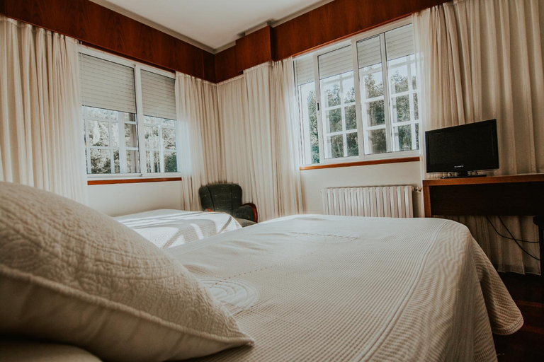 Bedroom 2, Hotel A Veiga, Lugo