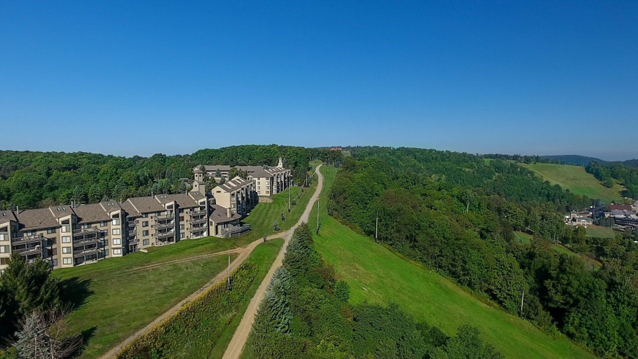 Others 5, Seven Springs 3 BR Condo, Mountain Views! by RedAwning, Somerset