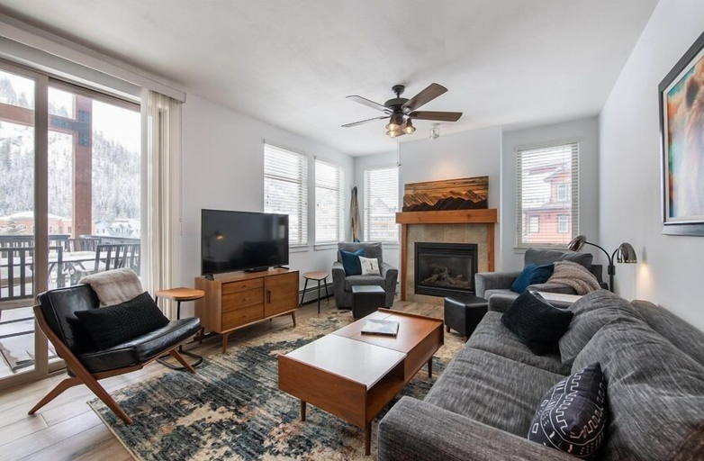 Living area 2, Premium Unit 4575-fraser Crossing/founders Pointe 2 Bedroom Condo, Grand