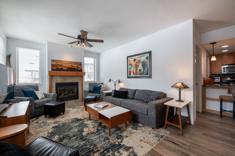 Living area 4, Premium Unit 4575-fraser Crossing/founders Pointe 2 Bedroom Condo, Grand