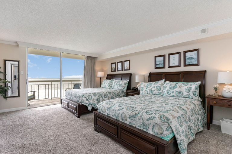 Room 4, Gorgeously remodeled 2 bedroom ocean front unit - 509 South Hampton 2 Condo, Horry
