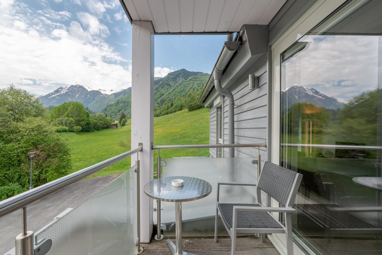 Room 4, Apartment Glacier View 14 6 With Balcony, Zell am See