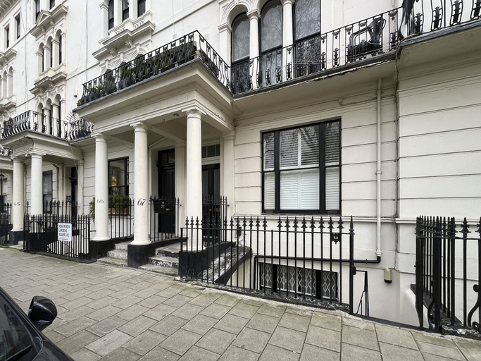 Exterior & Views 2, The Bayswater Gardens - Bright & Central 3BDR Home in Bayswater, London