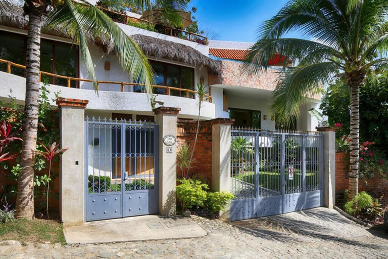 Exterior & Views, Villa Kiwi. Huge Pool, Steps To Town n Beach. 6 plus BRM 7.5 BTH 3 KCN, Compostela