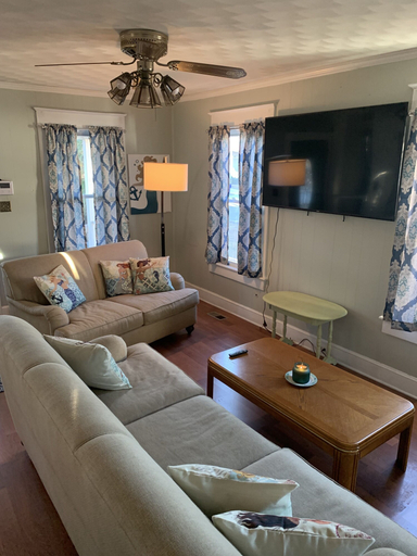 Living area, Mermaids & Mutts 3 Bedroom Bungalow by RedAwning, Norfolk