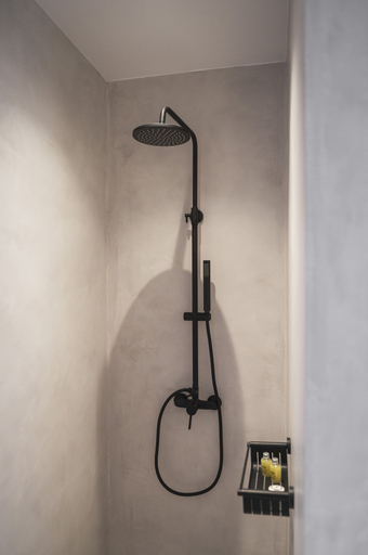 Bathroom 4, Casa di Demezzo, Crete