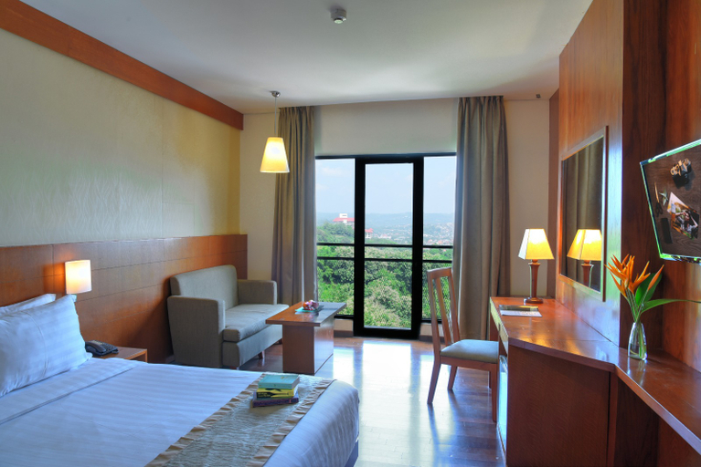 Bedroom 4, Oak Tree Emerald Hotel & Conventions Semarang, Semarang