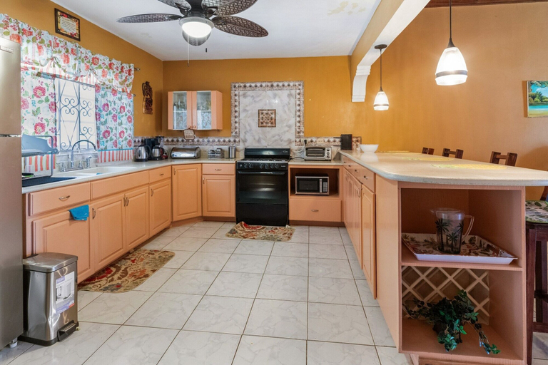 Others 4, YanceyLargo-6BR Two-Story Estate w/Mountain Views by RedAwning