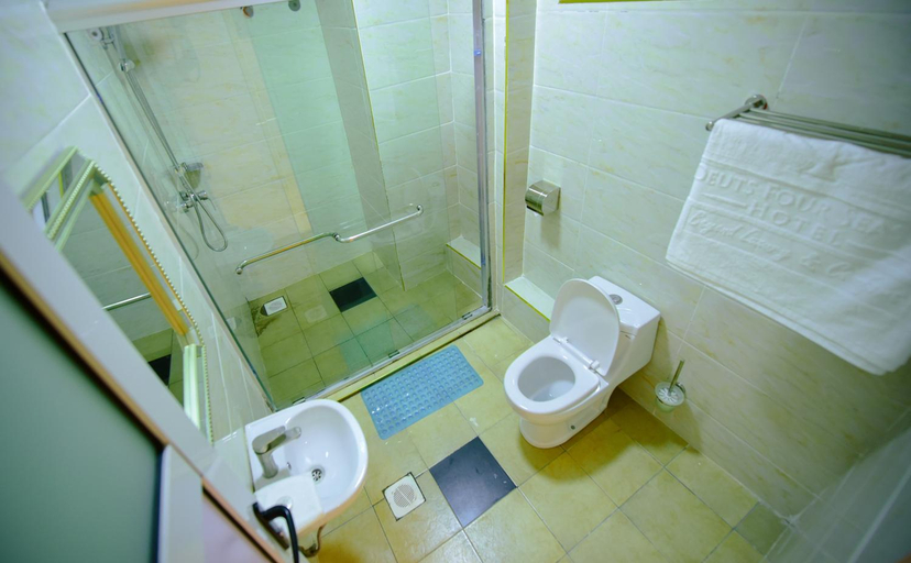 Bathroom 5, Deuts Four Seasons Hotel, Embakasi East