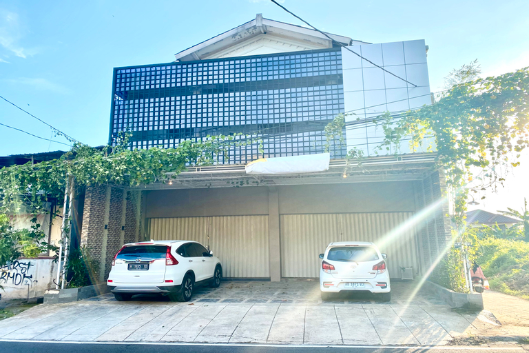 Exterior & Views 2, OYO 93838 Delia Inn Syariah, Klaten