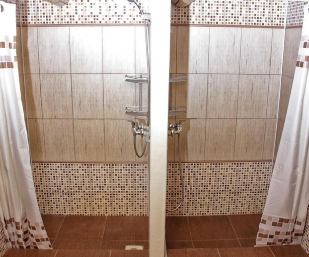 Bathroom 3, Hotel Falvarak, Braslaw