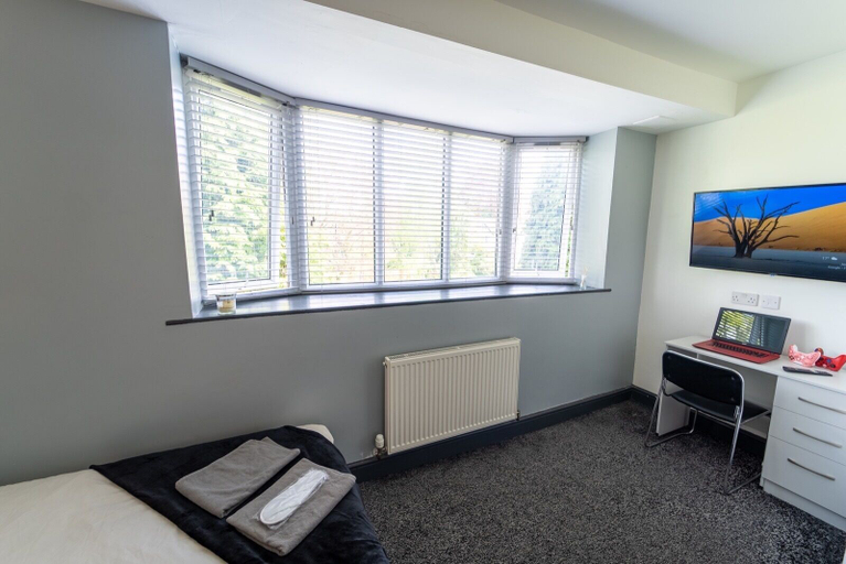Others 5, Spacious 1-bed Studio in Birmingham, Birmingham