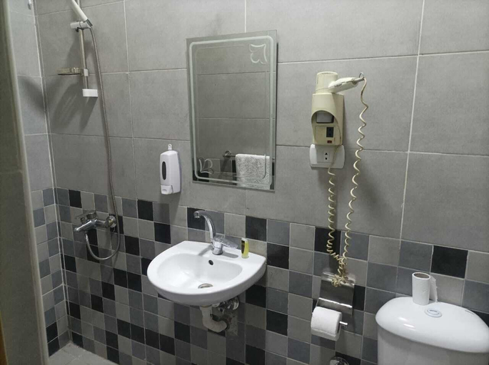 Bathroom 3, Eygpt pyramids iew, Unorganized in Al Jizah