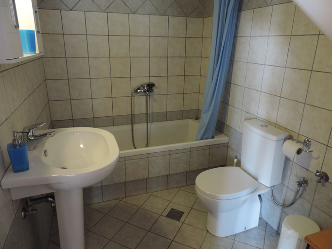 Bathroom, Pelagos Rooms 10m from Gyrismata Beach, Central Greece