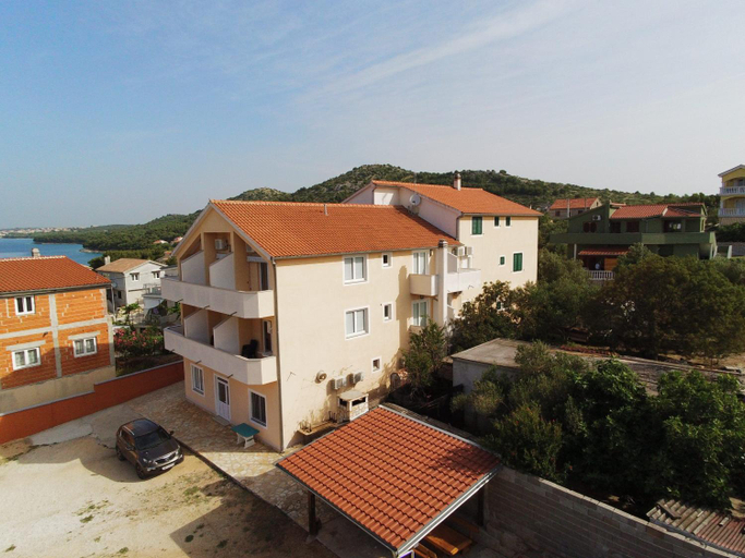 Exterior & Views 2, Apartments Rucmarin, Pakoštane