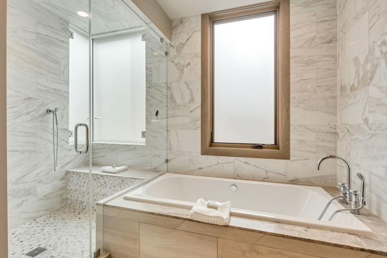 Bathroom 2, Platinum Two Bedroom 2 Apartment Hotel by RedAwning, Summit