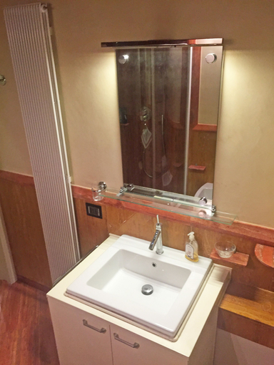 Bathroom sink 3, Holiday Verona, Verona