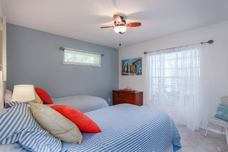 Exterior 2, Moonmist Circle-steps to Heated Pool, Sarasota