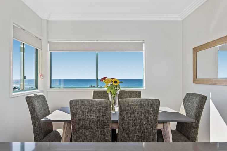 In-room dining 2, Sunshine Towers, Maroochy - Maroochydore