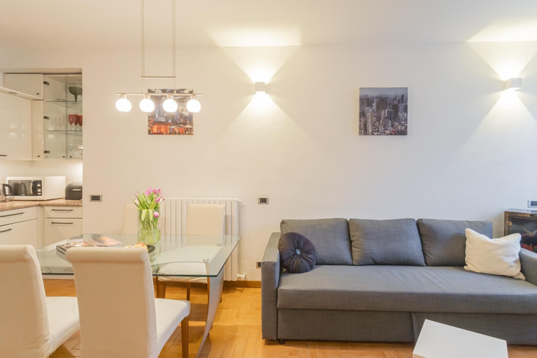 Room 2, Volta Apartment in Como, Como
