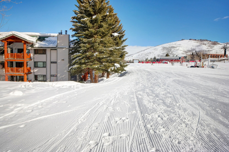 Snow and ski sports 3, Snow Flower 152 2 Bedroom Condo by RedAwning, Summit