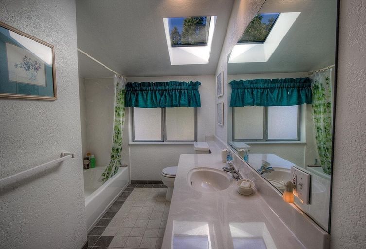 Bathroom 3, Cheyenne Chalet 4 Bedroom Home by RedAwning, Douglas