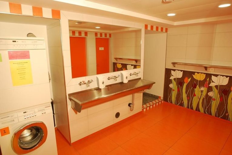 Bathroom 3, Hotel & Hostel Montarina, Lugano