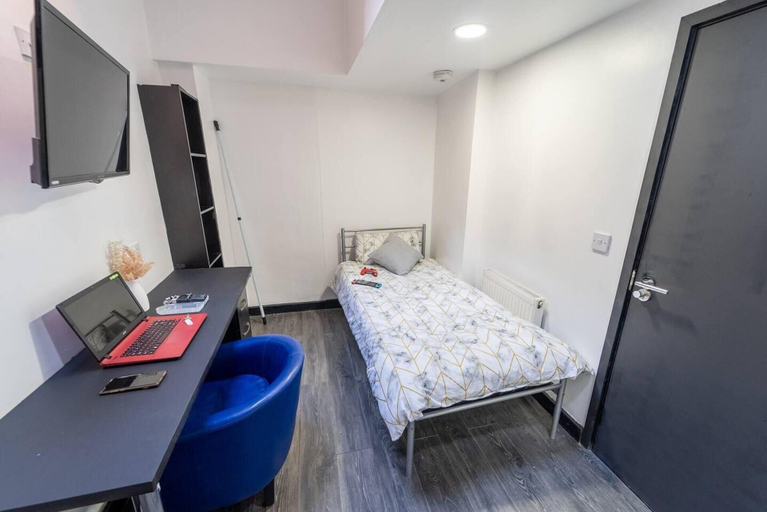 Bedroom 3, Stylish Cosy Studio in Selly Oak, Birmingham