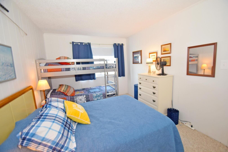 Room 3, Bridgepoint Ii 5d 2 Bedroom Condo by RedAwning