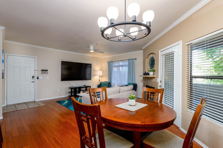 Dining 4, Villa Acacia 2 Bedroom Condo by RedAwning, Maricopa