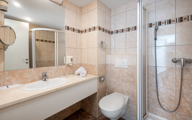 Bathroom 4, Hunguest Hotel Sun Resort