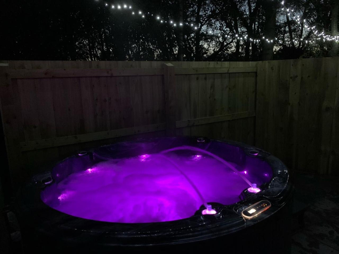 Sport & Beauty 2, Lola Lodge - Luxury Hot Tub Retreat, Northumberland