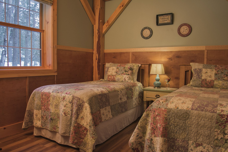 Bedroom 2, Robert Frost Mountain Cabins, Addison