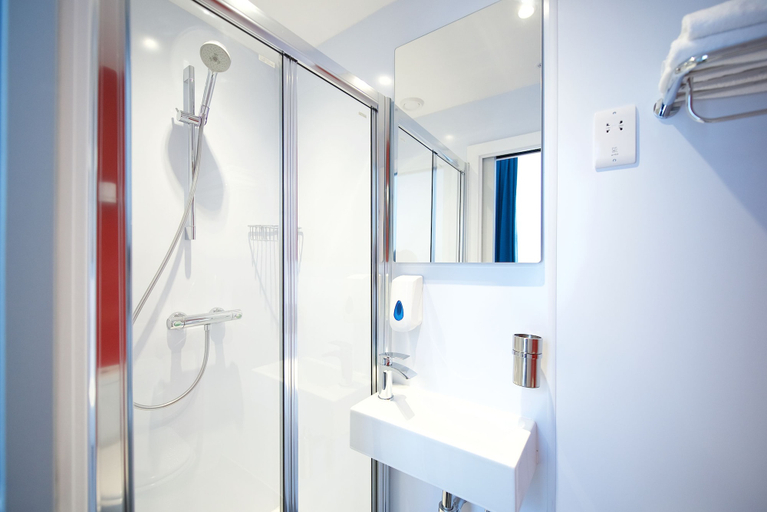 Bathroom 3, Meridiana, London