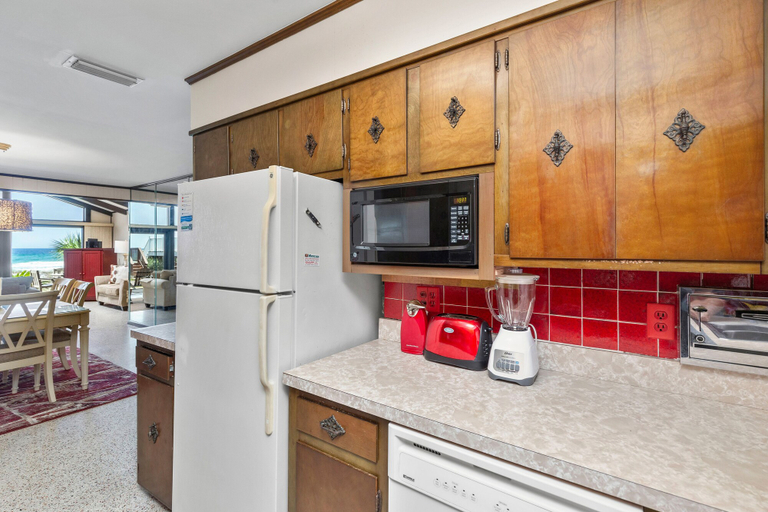 Private kitchen 2, Gulf Front 3bd/2ba Home With Private Beach Access!, Bay