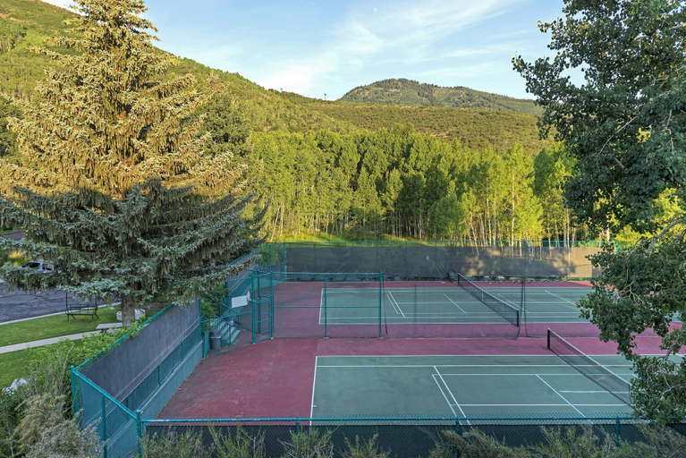 Sport court 2, Snow Flower 116 2 Bedroom Condo by RedAwning, Summit